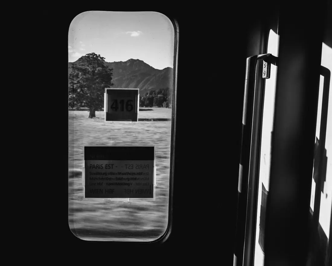 Train travel/Unsplash.com