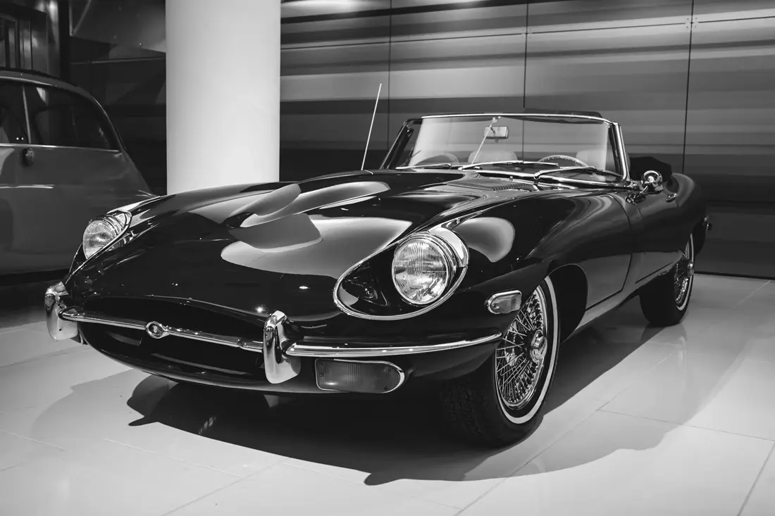 Jaguar E-Type/Unsplash.com