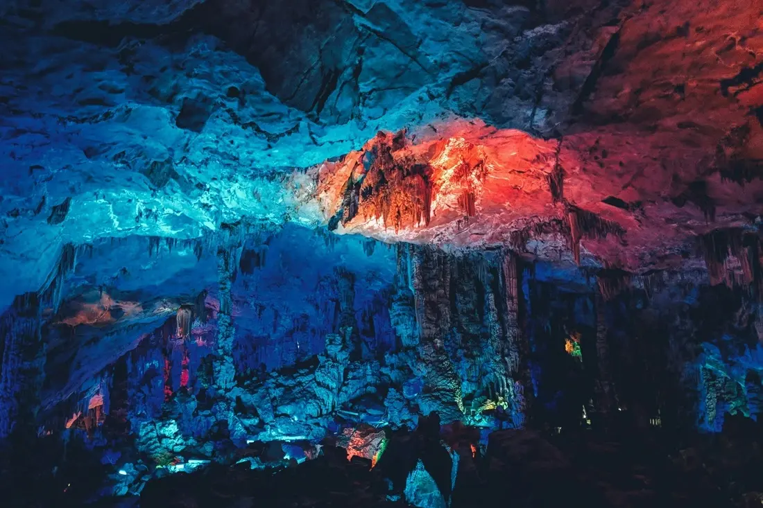 Reed Flute Cave/Unsplash.com
