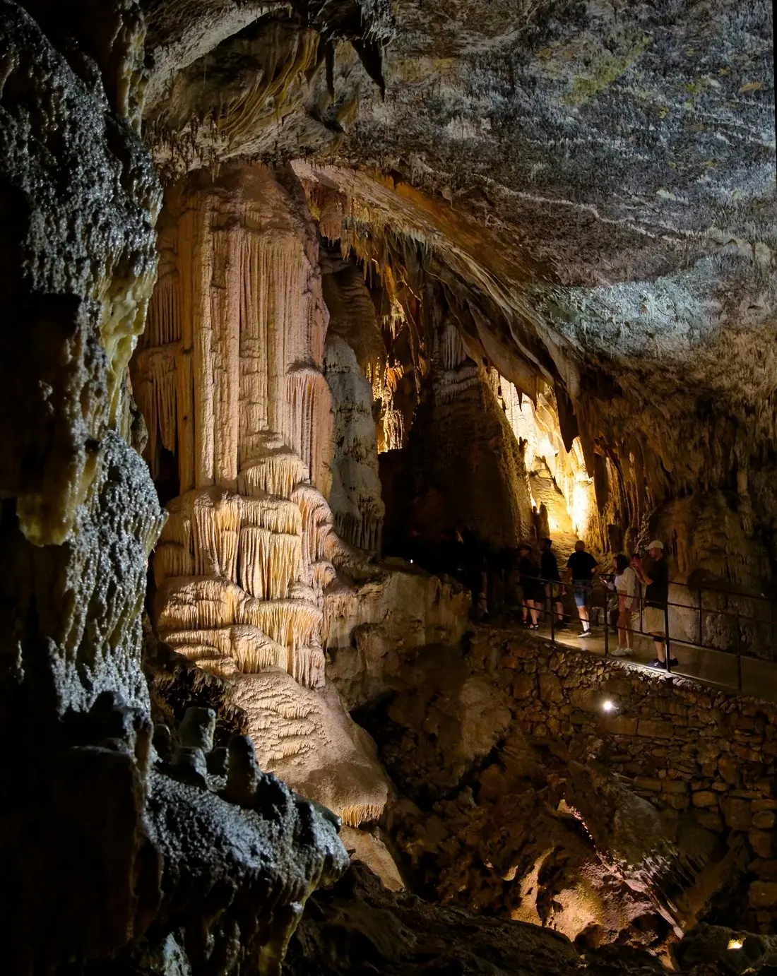 Postojna Cave/Unsplash.com