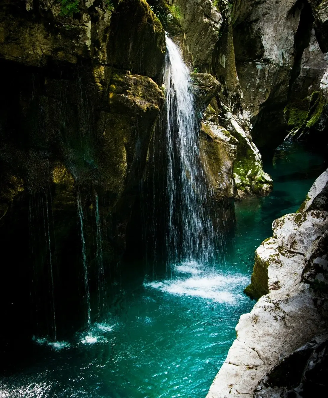 Soča river/Unsplash.com
