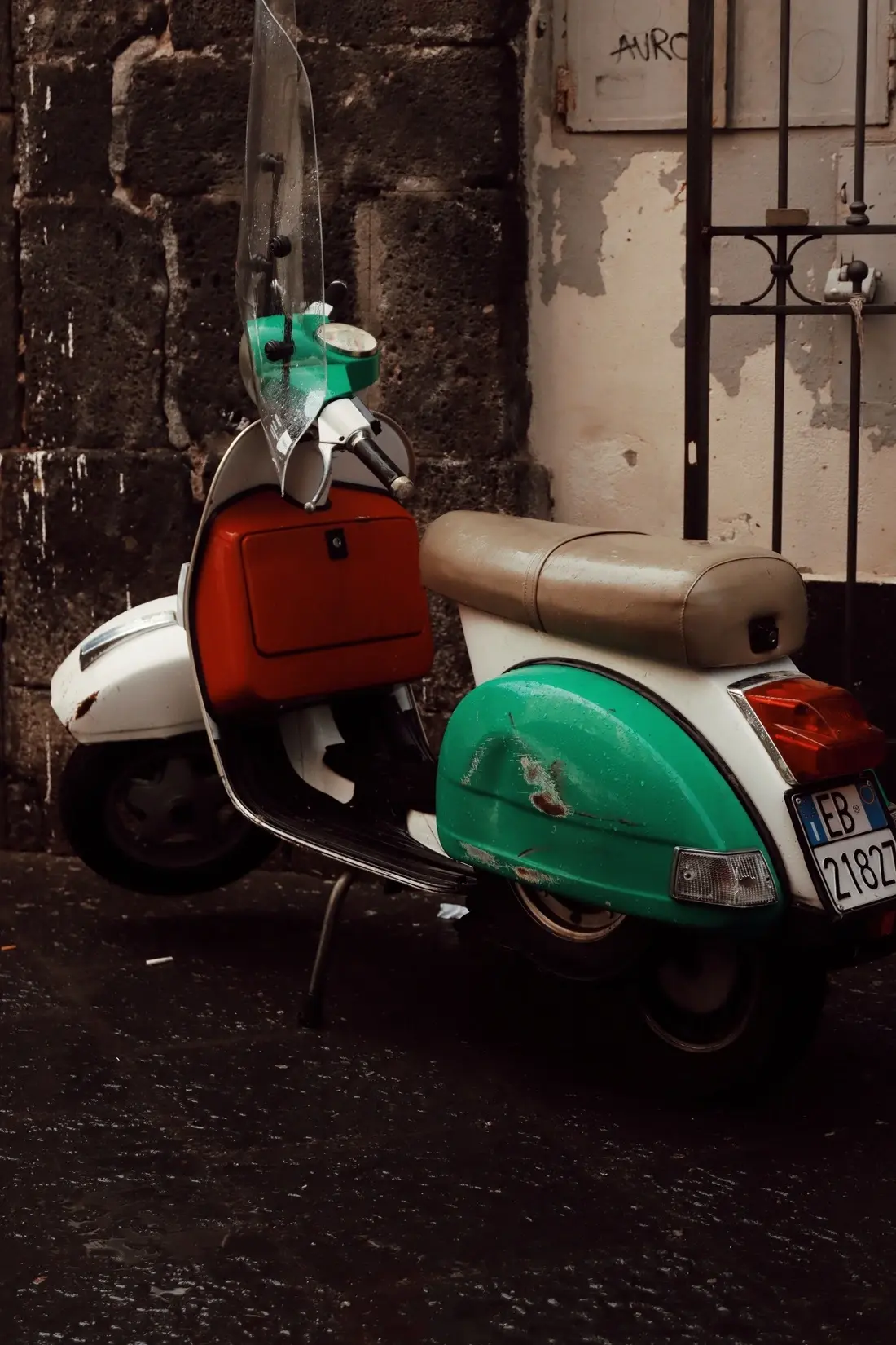 Vespa/Pexels.com
