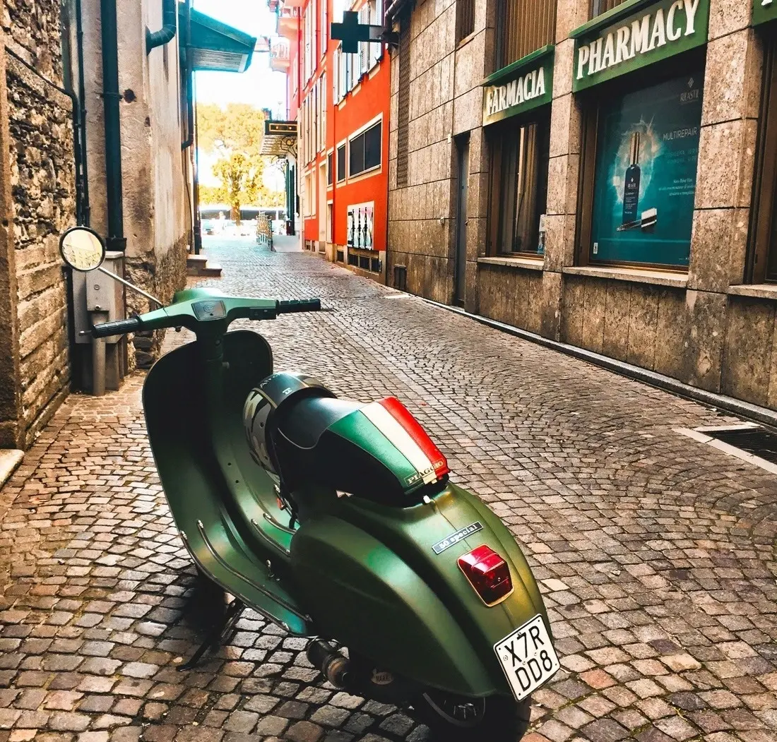 Vespa/Unsplash.com